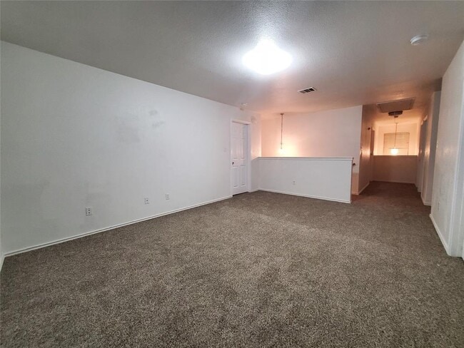 Building Photo - 17909 Maxa Dr