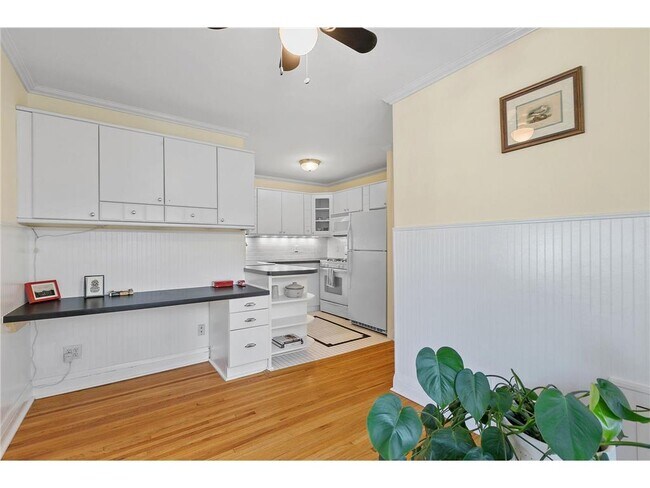 Building Photo - 2739 Girard Ave S