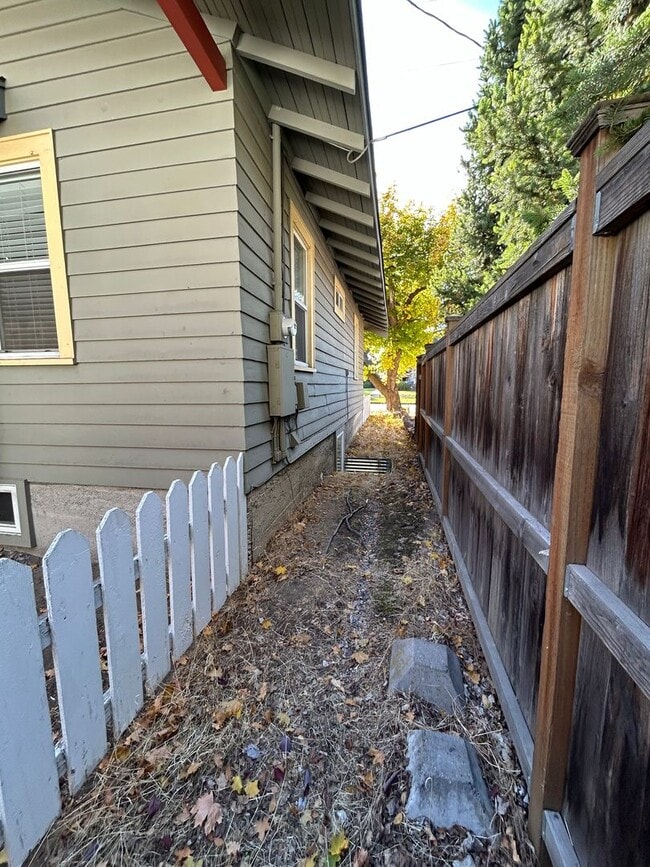 Building Photo - 1603 NW 2nd St