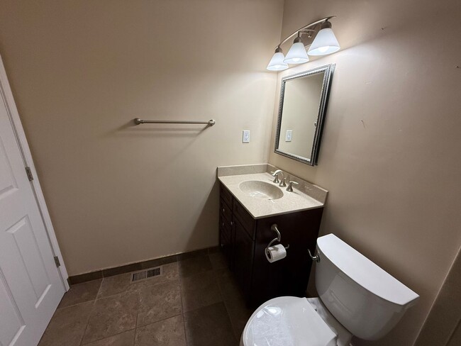 Building Photo - 5360 Glencullen Way