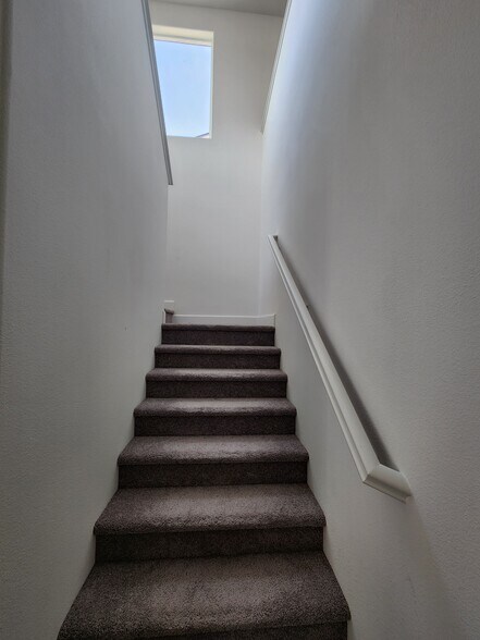 Building Photo - 3041 E Seeger Ave