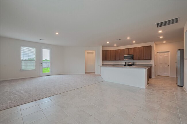 Building Photo - 5727 Texas Sage Dr