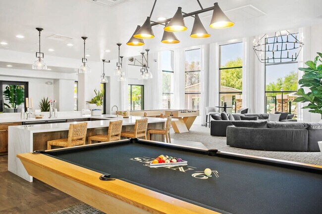 Building Photo - 14201 N 70th Way