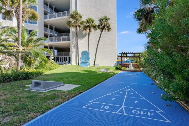 Building Photo - 8817 S Thomas Dr