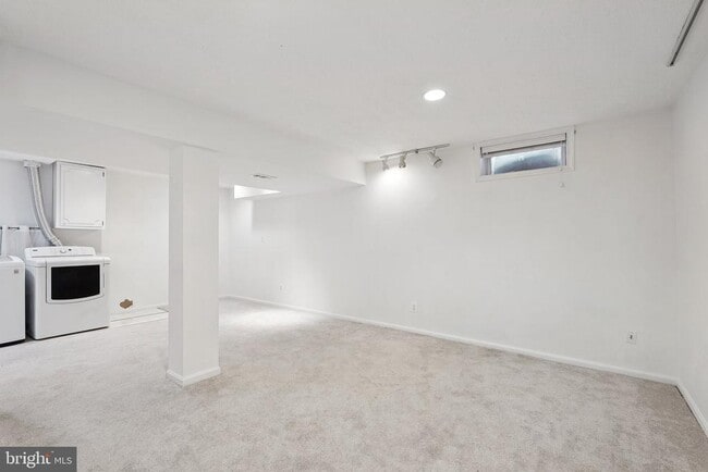 Building Photo - 5413 Tree Line Dr