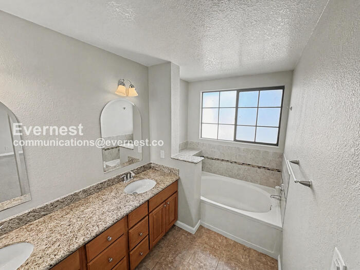 Building Photo - 4764 Woodduck Common