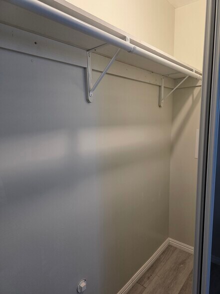 Large closet - 20988 Divonne Dr