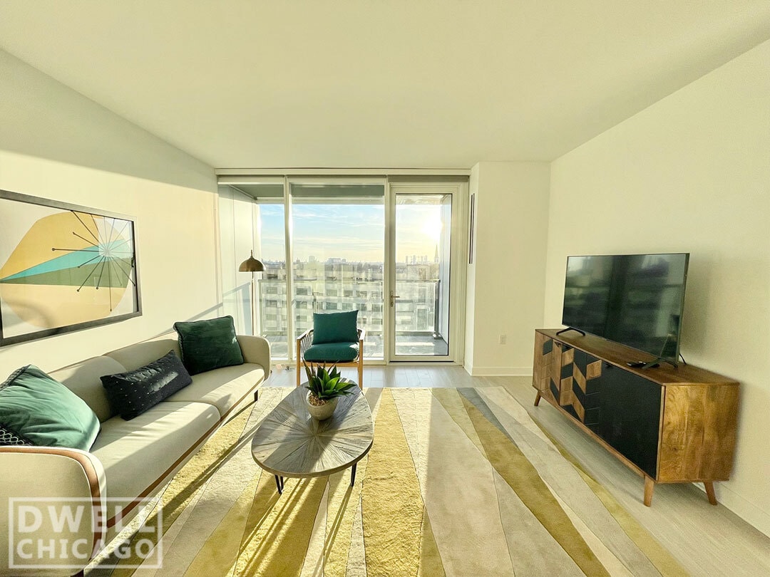 Building Photo - 2337 N Lincoln Ave