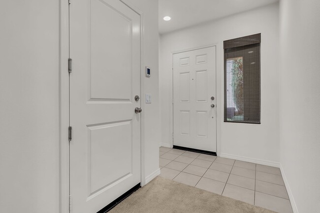 Building Photo - 1520 W 1st St