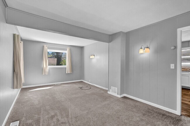 Building Photo - 10 Cemetery Ave