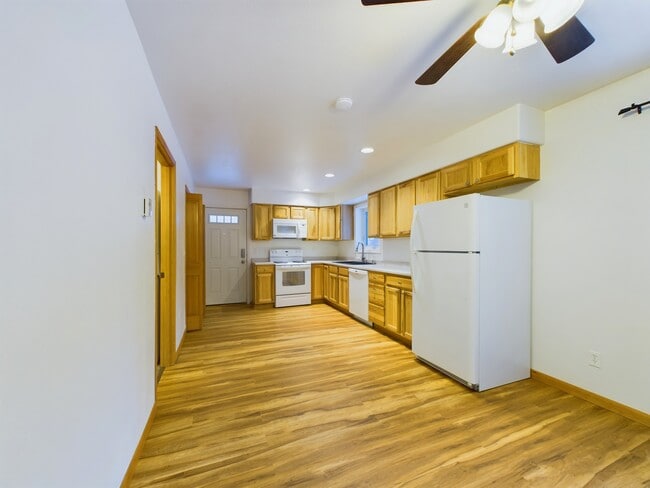 Building Photo - 3380 Venus Dr