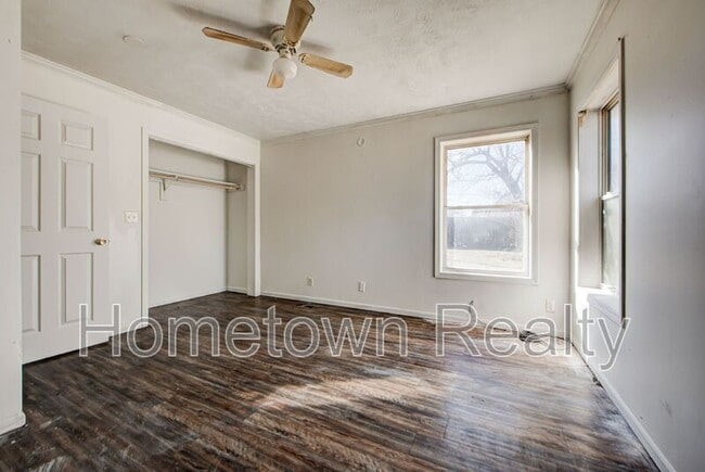 Building Photo - 2701 S Phillips Ave