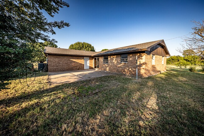 Building Photo - 5011 SE Avalon Ave