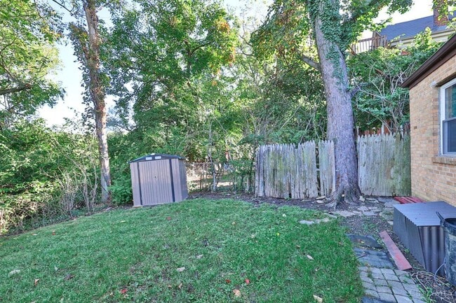 Building Photo - Two Bedroom Home for UC Students for This ...