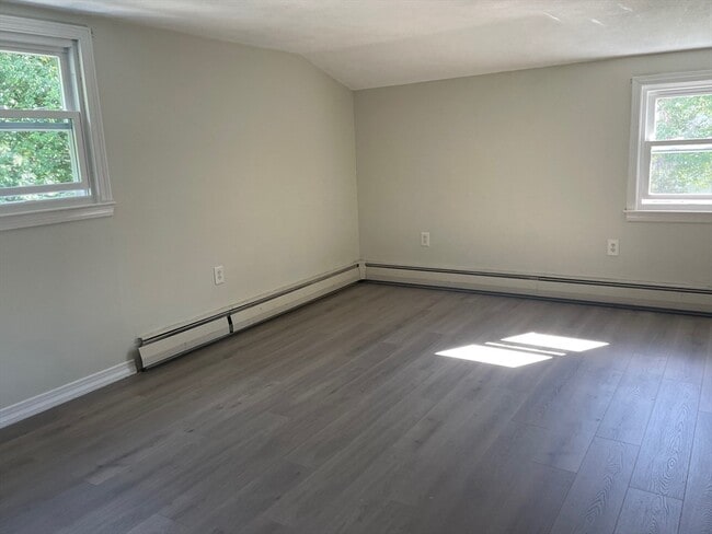 Building Photo - 14 Dearborn Rd