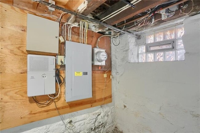 Building Photo - 2810 Sarah St