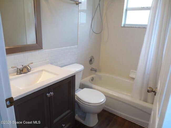 Building Photo - 5272 Outlook Dr