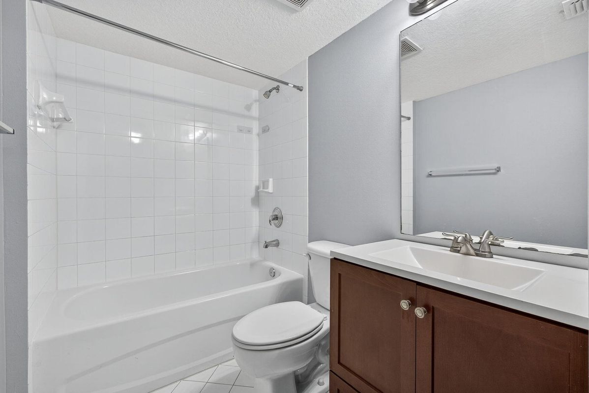 Building Photo - 3770 N Jog Rd