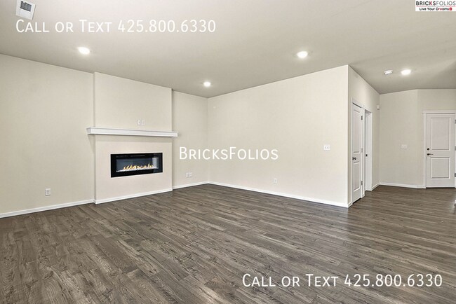 Building Photo - Your Dream Home Awaits in Puyallup – Bonus Offer Included!