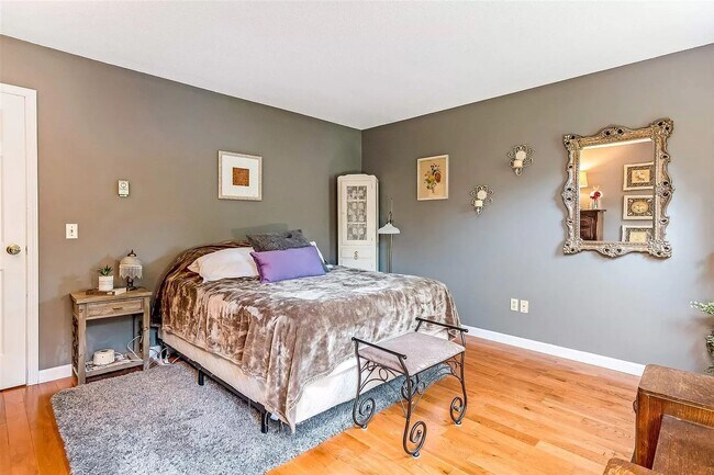 Building Photo - 56 Morellen Ln