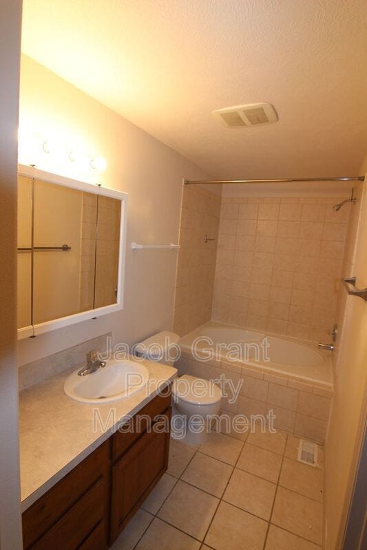 Building Photo - 4240 Willow Canyon Dr