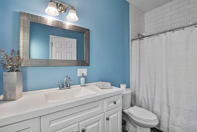 Building Photo - 1111 Bonnie Brae Pl