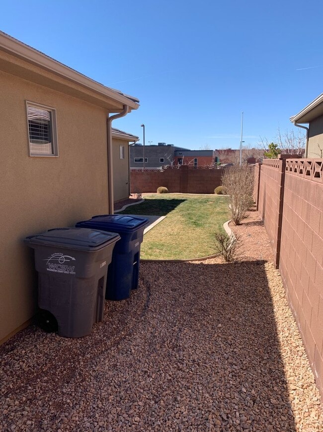 Building Photo - Beautiful Home in Hurricane