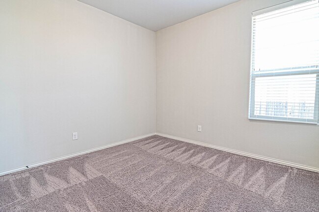 Building Photo - 2323 Vista Ridge Rd