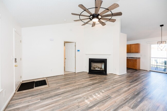 Building Photo - Charming 3Bed/2Bath house with 1 car garage in Greensboro