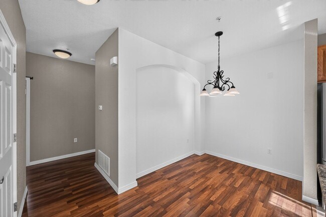 Building Photo - 9441 Ashbury Cir