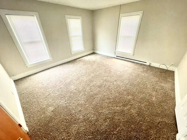 Building Photo - Nice 3 bed 1.5 bath house!