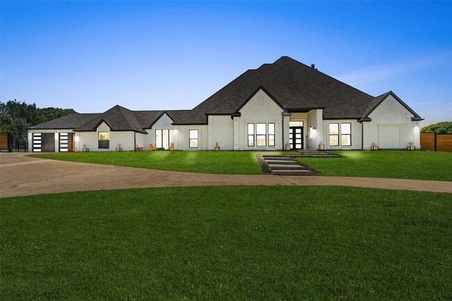 Building Photo - 209 Carriage Hill Ln