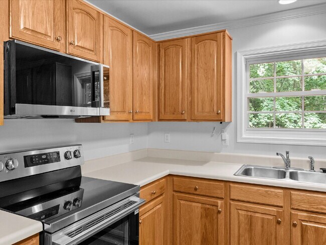 Building Photo - 5701 Hereld Green Dr
