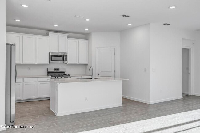 Building Photo - 146 WHITE RABBIT