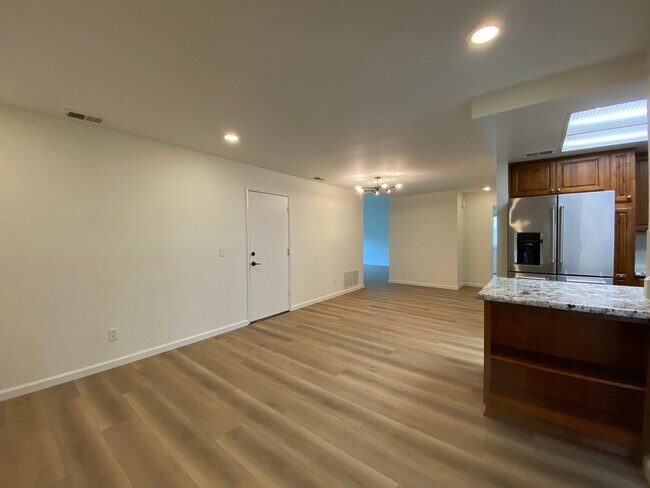 Building Photo - Spacious 4 Bedroom 2 Bath in Desirable Oceanside!