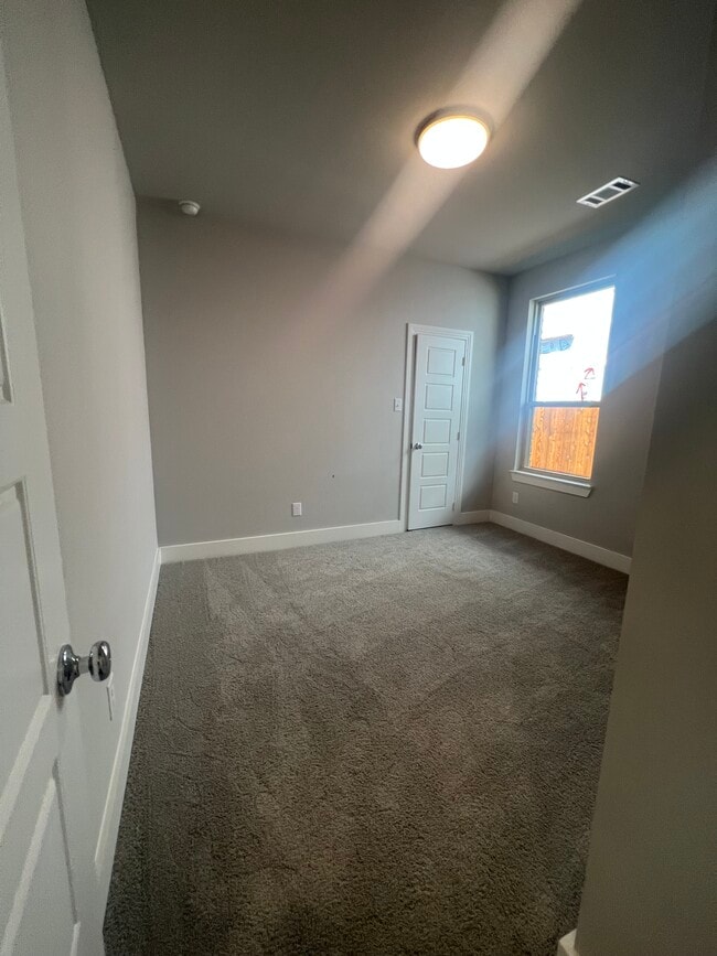Building Photo - 1740 Eagle Landing