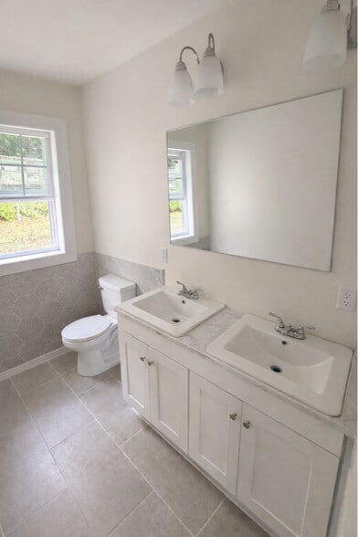 Building Photo - 209 Archer St