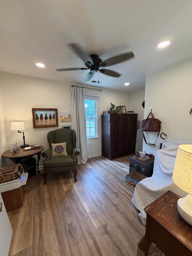 Building Photo - 1946 Corbin Rd