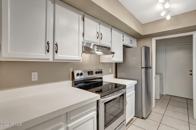 Building Photo - 4573 W McLellan Rd