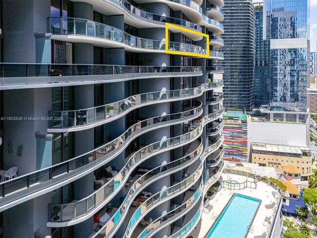 Building Photo - 1000 Brickell Plaza