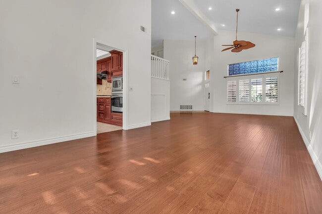 Building Photo - 2101 Vallejo Dr