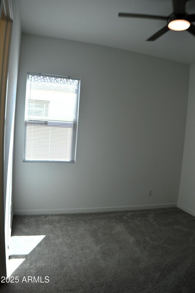Building Photo - 22621 E Lords Wy
