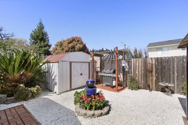 Building Photo - Charming 3 Bed / 2 Bath Home in Woodland