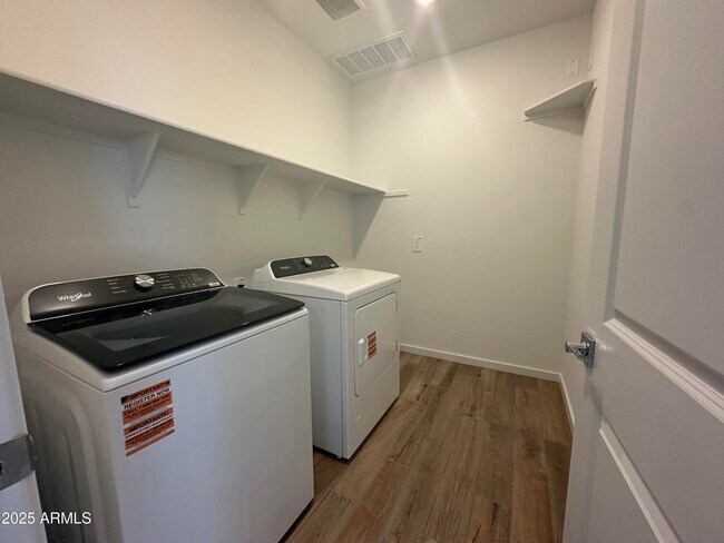 Building Photo - 15849 W Gray Fox Trl