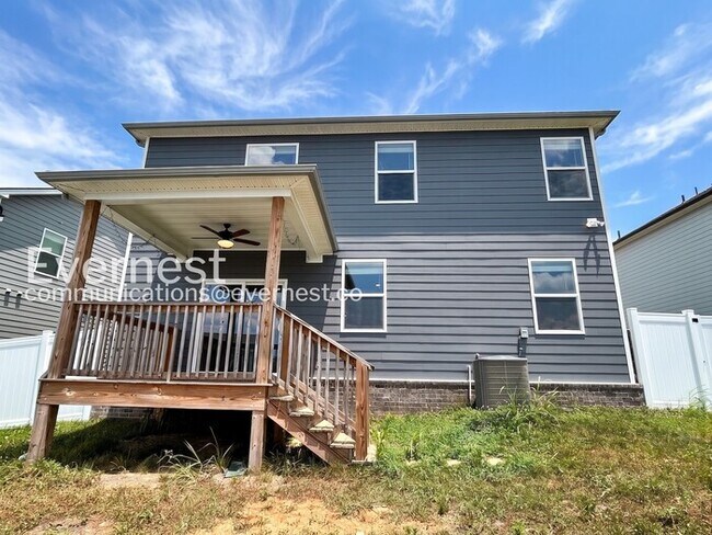 Building Photo - 4 Bed/3 Bath Home with Fenced Yard / Pet-Friendly / Coming Soon!
