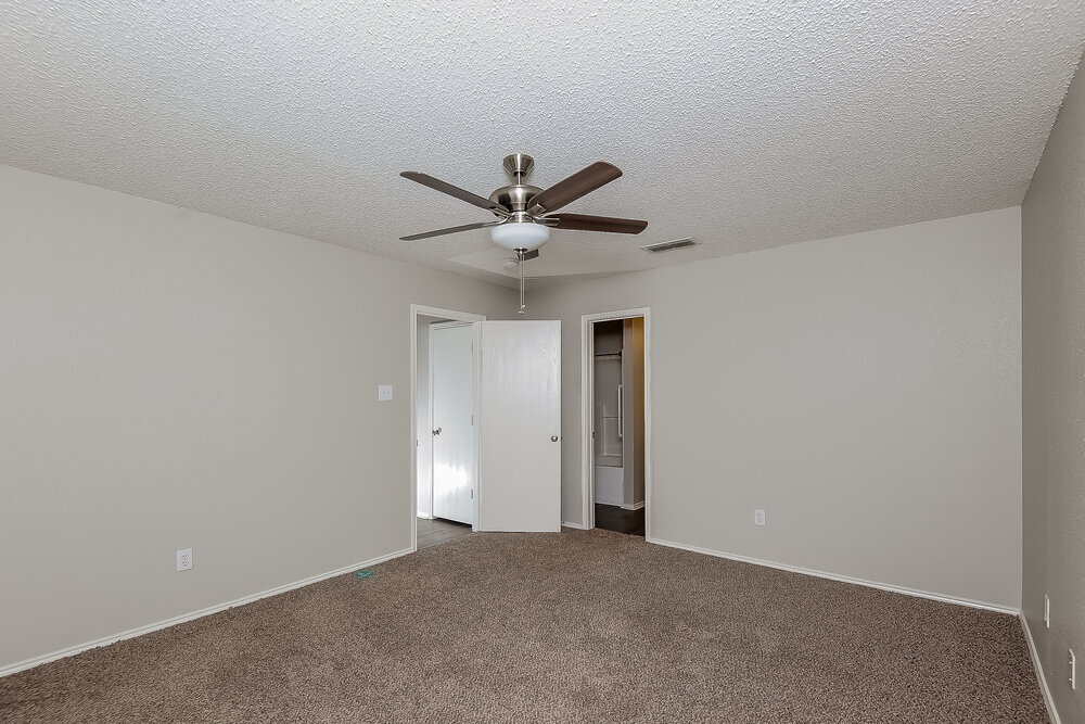 Building Photo - 10233 Tustin Terrace