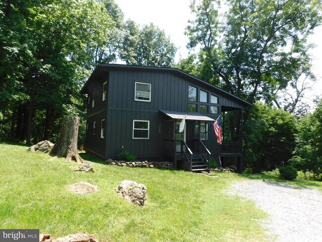 Building Photo - 229 Sunset Ln