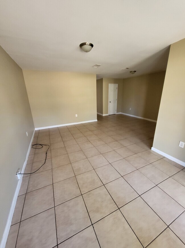 Building Photo - 10112 El Scott Ave