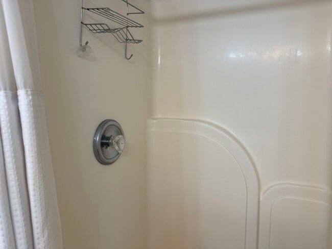 Building Photo - 924 Windstone Ct