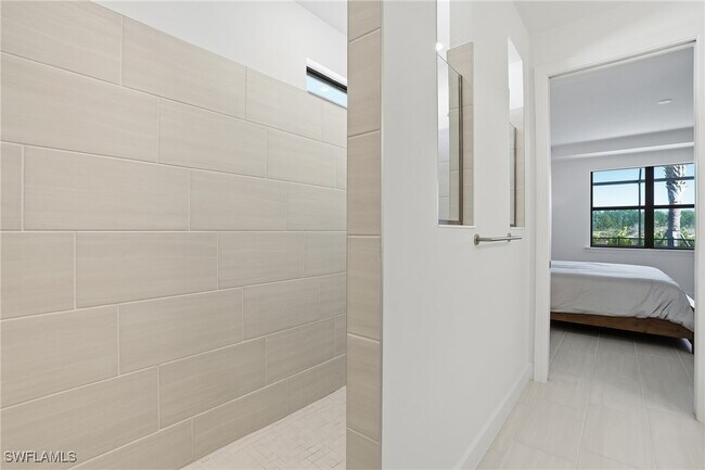 Building Photo - 1954 Fresno Ave